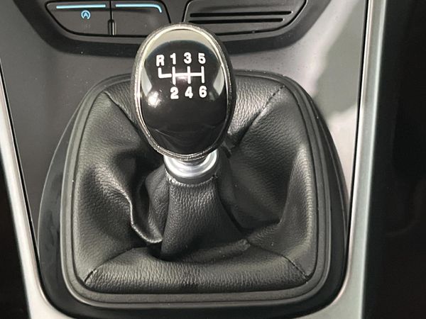 2019-Ford-Kuga-15-EcoBoost-Ambiente image:9