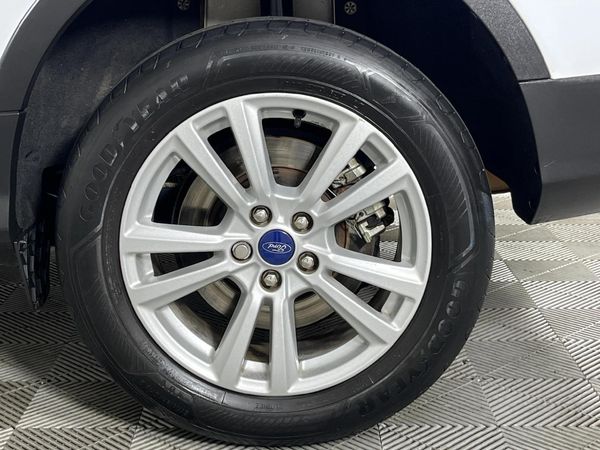 2019-Ford-Kuga-15-EcoBoost-Ambiente image:5
