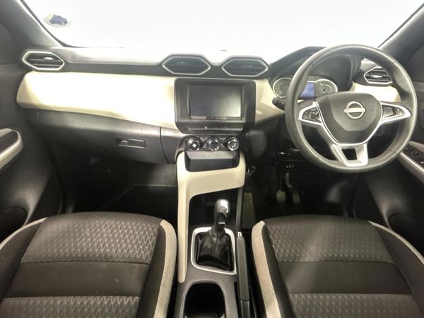 2024-Nissan-Magnite-10-Visia-AMT image:1