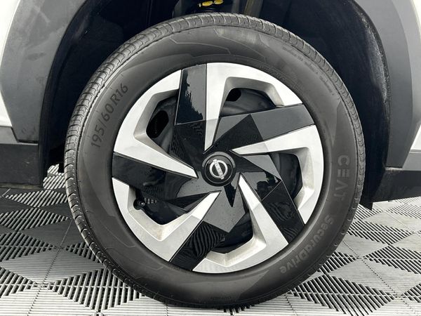 2024-Nissan-Magnite-10-Visia-AMT image:5