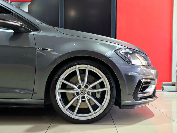 2020-Volkswagen-Golf-VII-20-TSI-R-Auto-228kW image:9