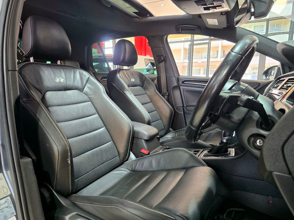 2020-Volkswagen-Golf-VII-20-TSI-R-Auto-228kW image:12