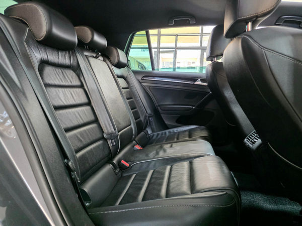 2020-Volkswagen-Golf-VII-20-TSI-R-Auto-228kW image:13