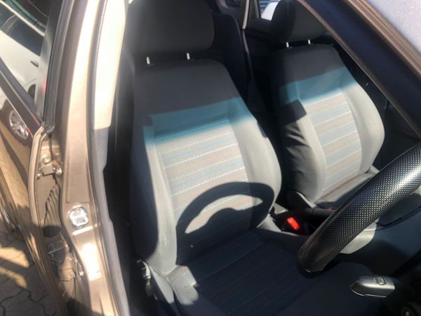 2015-Volkswagen-Polo-Vivo-GP-14-Trendline-5-dr image:9