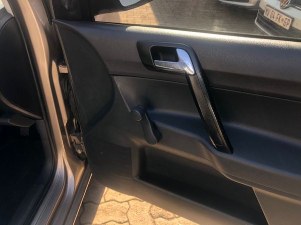 2015-Volkswagen-Polo-Vivo-GP-14-Trendline-5-dr image:13