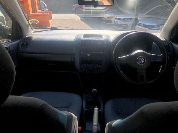 2015-Volkswagen-Polo-Vivo-GP-14-Trendline-5-dr image:5