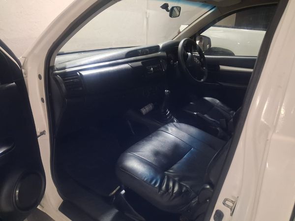 2018-Toyota-Hilux-24-GD-6-SR-Single-Cab image:5