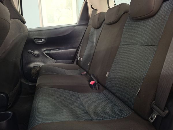 2012-Toyota-Yaris-2012-Toyota-Yaris-10-XS-5dr image:9
