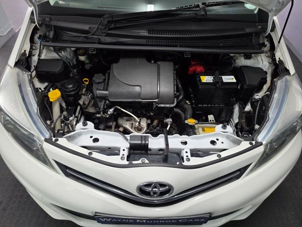 2012-Toyota-Yaris-2012-Toyota-Yaris-10-XS-5dr image:17
