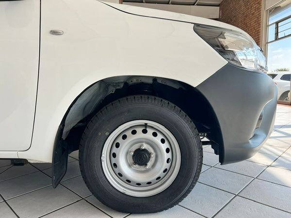 2023-Toyota-Hilux-24-GD-S-AC-Single-Cab image:9