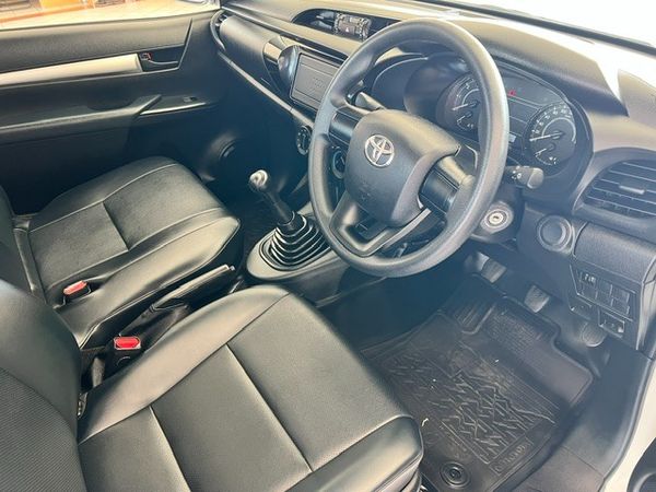 2023-Toyota-Hilux-24-GD-S-AC-Single-Cab image:10