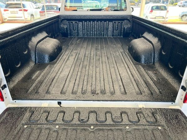 2023-Toyota-Hilux-24-GD-S-AC-Single-Cab image:15