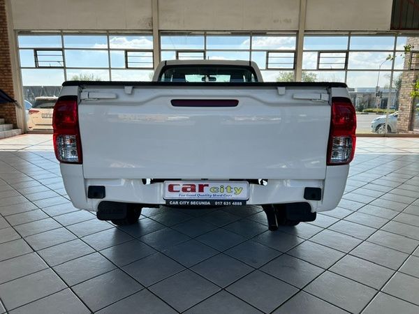 2023-Toyota-Hilux-24-GD-S-AC-Single-Cab image:6