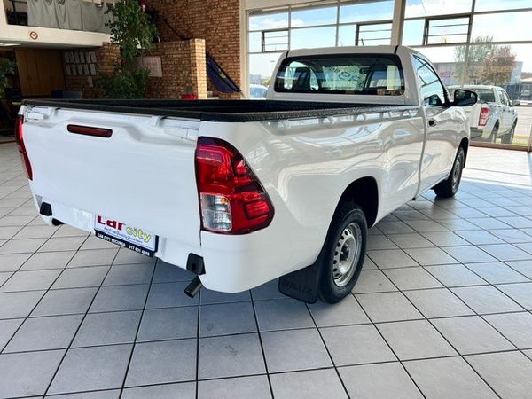 2023-Toyota-Hilux-24-GD-S-AC-Single-Cab image:7