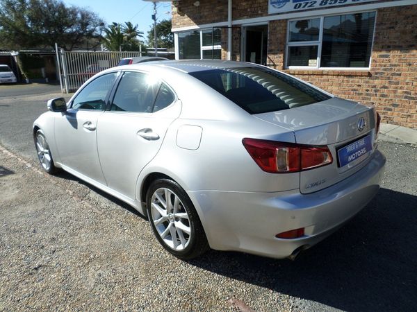 2012-Lexus-IS-350-EX image:3