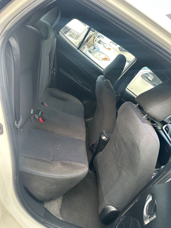 2019-Toyota-Yaris-15-XI-5-dr image:10