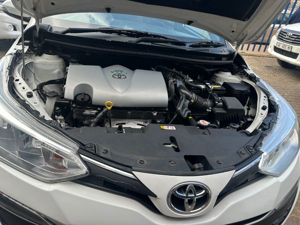 2019-Toyota-Yaris-15-XI-5-dr image:12