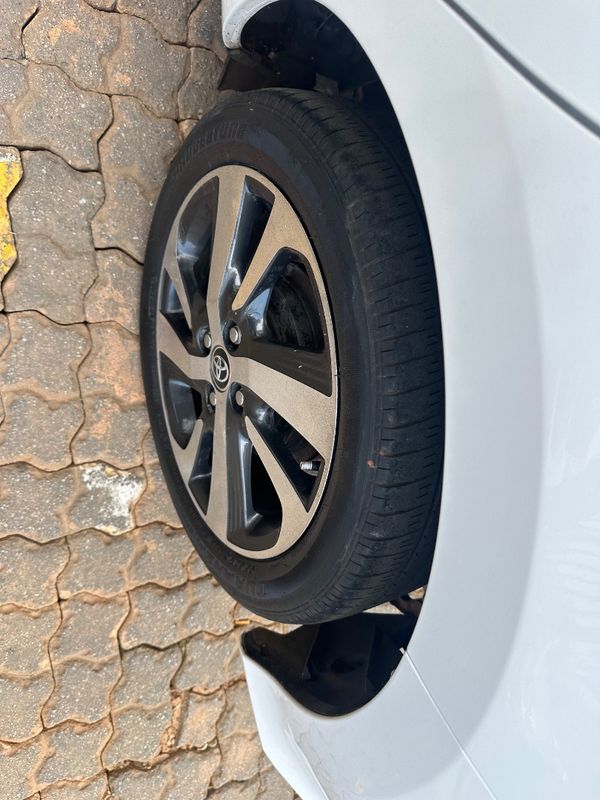 2019-Toyota-Yaris-15-XI-5-dr image:4