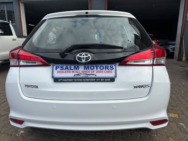 2019-Toyota-Yaris-15-XI-5-dr image:5