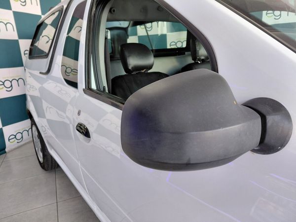 2016-Nissan-NP200-15-dCi-Safety-Pack image:11
