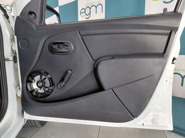 2016-Nissan-NP200-15-dCi-Safety-Pack image:14