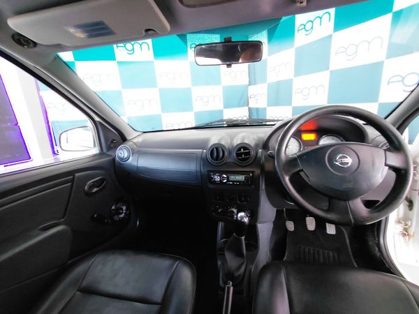 2016-Nissan-NP200-15-dCi-Safety-Pack image:16