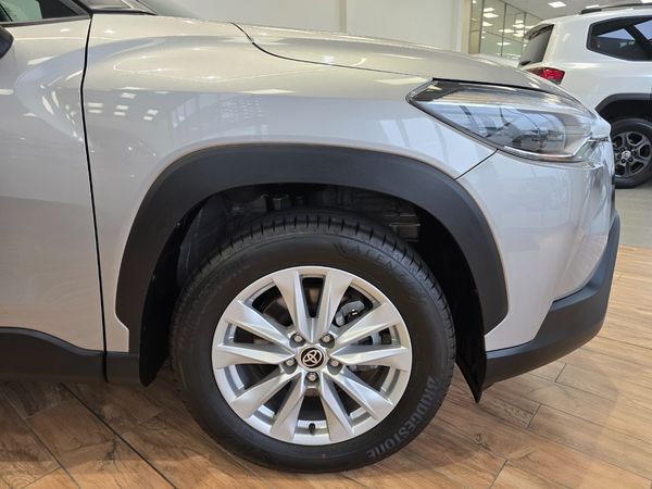 2024-Toyota-Corolla-Cross-18-XS image:9