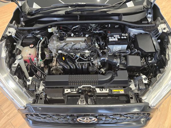 2024-Toyota-Corolla-Cross-18-XS image:16