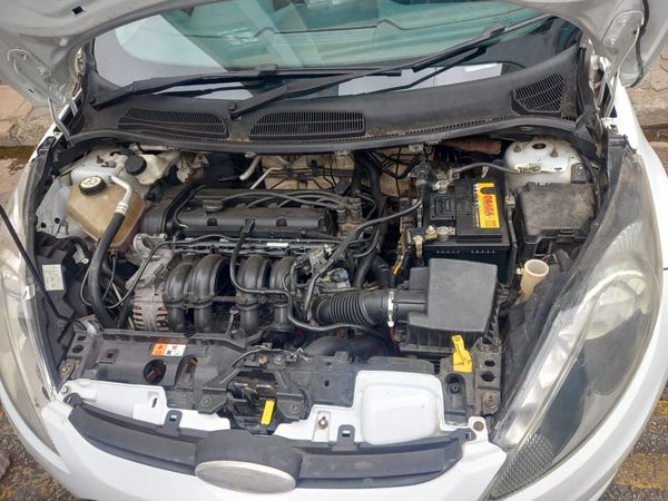 2013-Ford-Fiesta-14-Ambiente-5-dr image:9