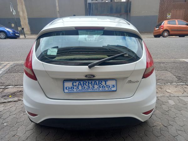 2013-Ford-Fiesta-14-Ambiente-5-dr image:5