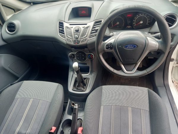 2013-Ford-Fiesta-14-Ambiente-5-dr image:7
