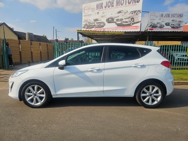 2018-Ford-Fiesta-10-EcoBoost-Trend-Auto-5-dr image:1