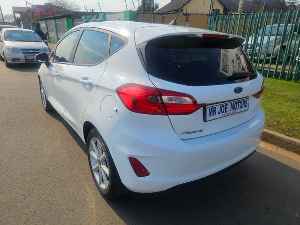 2018-Ford-Fiesta-10-EcoBoost-Trend-Auto-5-dr image:8