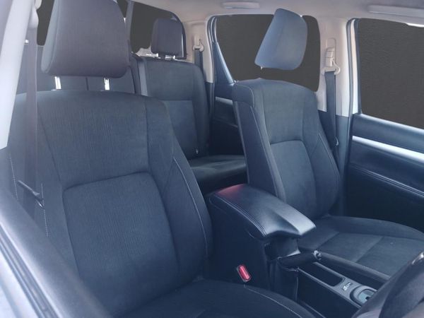 2023-Toyota-Hilux-24-GD-6-Raider-4x4-Auto-Double-Cab image:9
