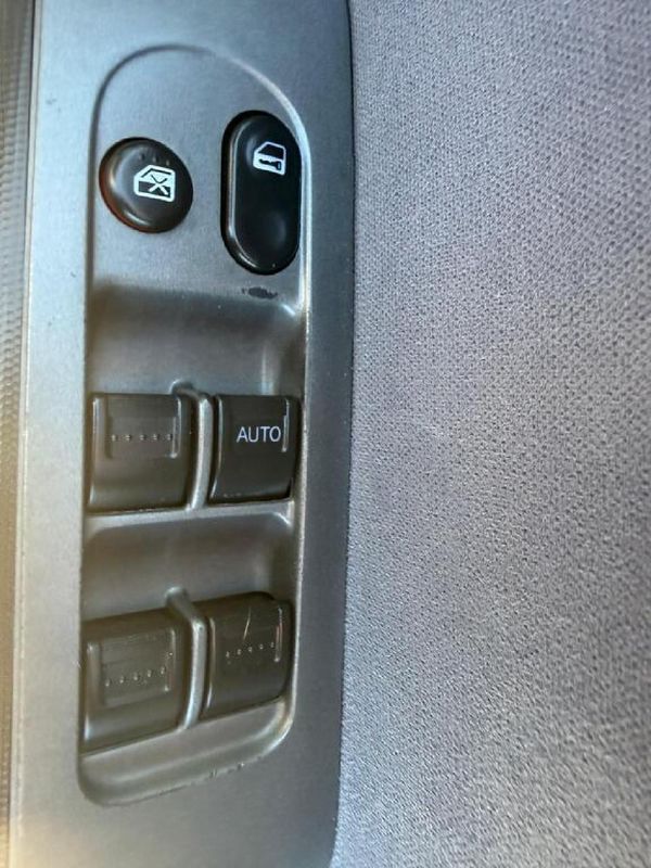 2005-Honda-Jazz-14i-DSI-Auto image:9