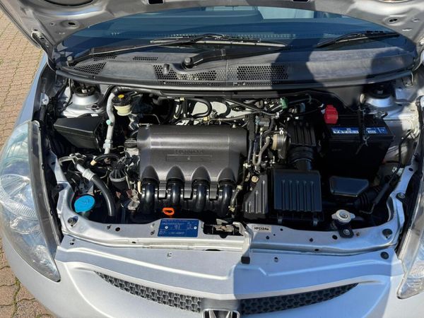 2005-Honda-Jazz-14i-DSI-Auto image:12