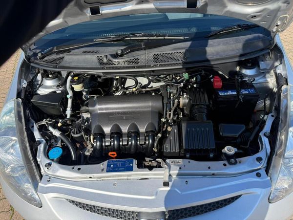 2005-Honda-Jazz-14i-DSI-Auto image:13