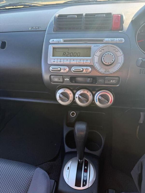 2005-Honda-Jazz-14i-DSI-Auto image:5