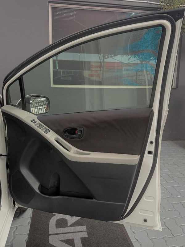 2006-Toyota-Yaris-T3-5-dr image:9