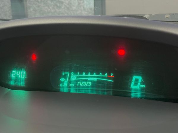 2006-Toyota-Yaris-T3-5-dr image:12
