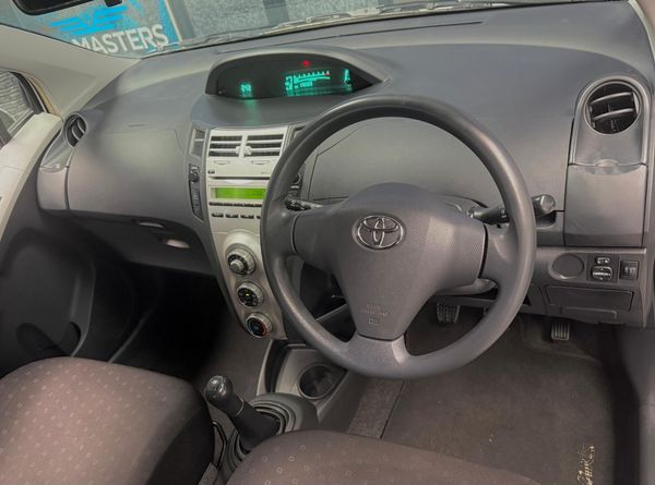 2006-Toyota-Yaris-T3-5-dr image:13