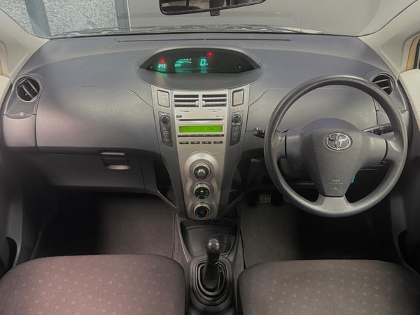 2006-Toyota-Yaris-T3-5-dr image:14