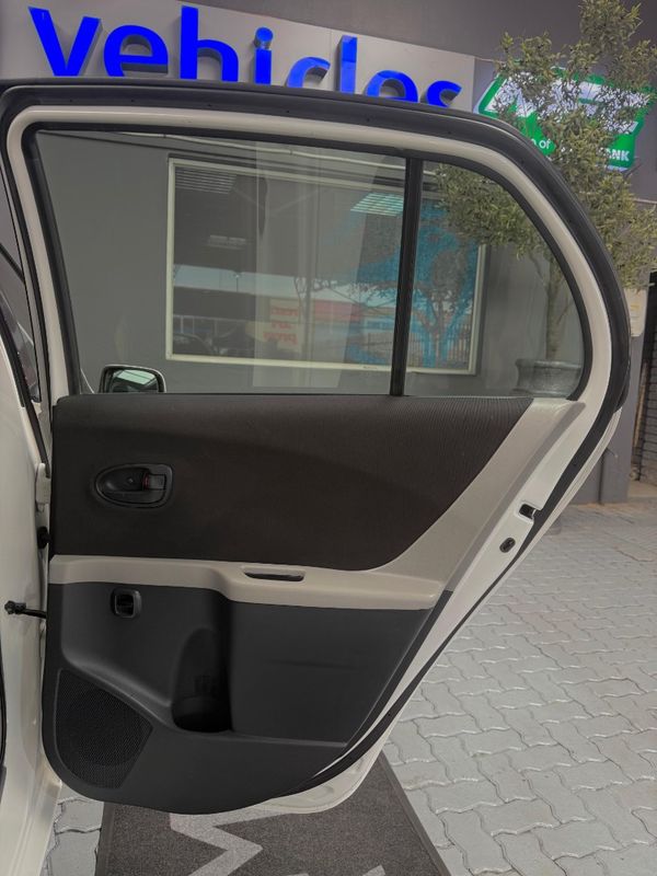 2006-Toyota-Yaris-T3-5-dr image:17