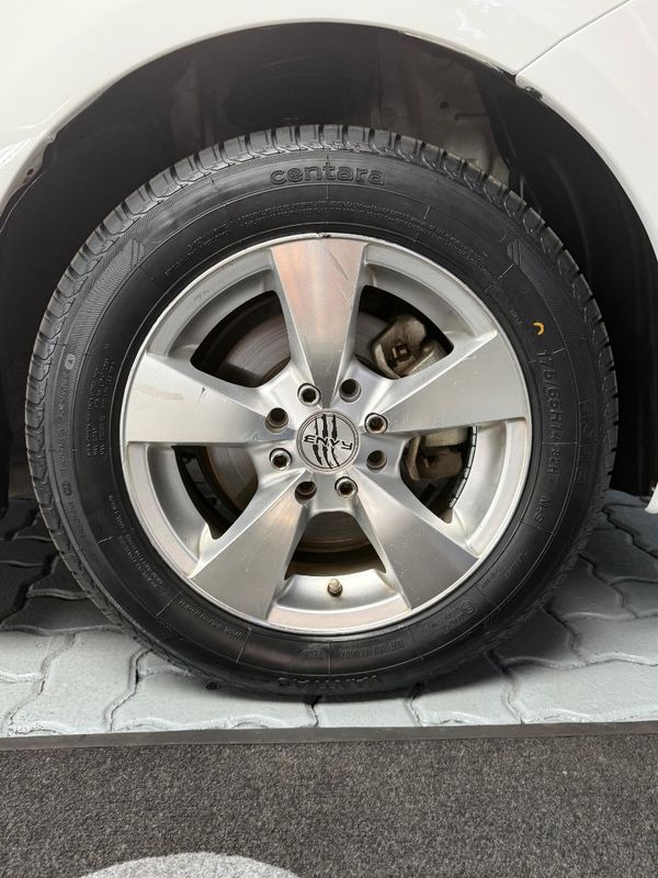 2006-Toyota-Yaris-T3-5-dr image:22