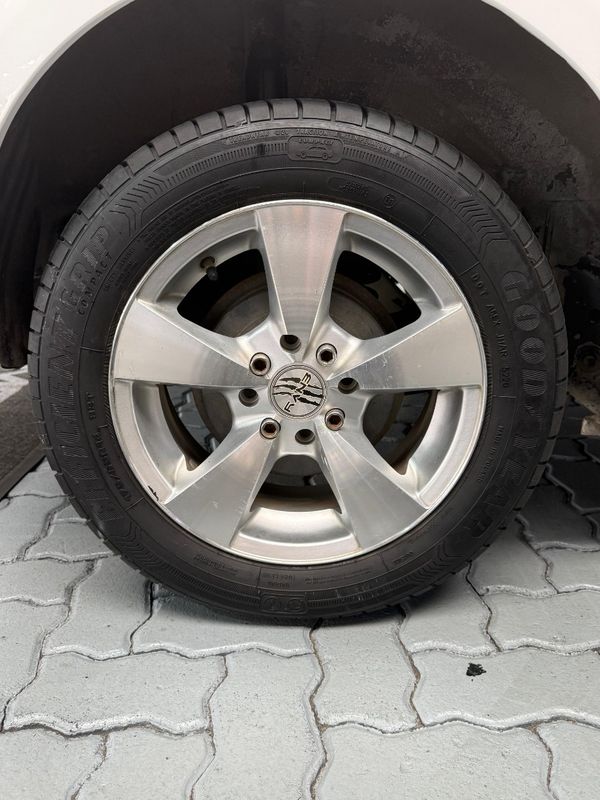 2006-Toyota-Yaris-T3-5-dr image:23