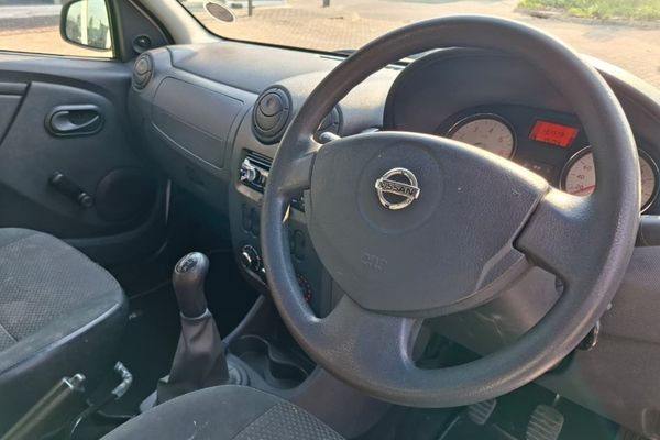 2022-Nissan-NP200-16-AC-Safety-Pack image:9