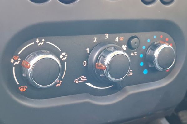 2022-Nissan-NP200-16-AC-Safety-Pack image:11