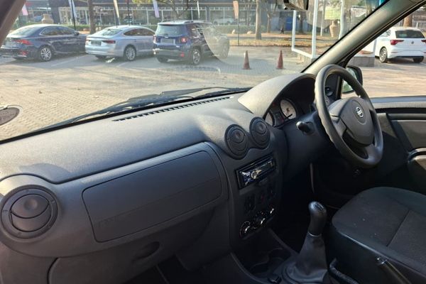 2022-Nissan-NP200-16-AC-Safety-Pack image:13