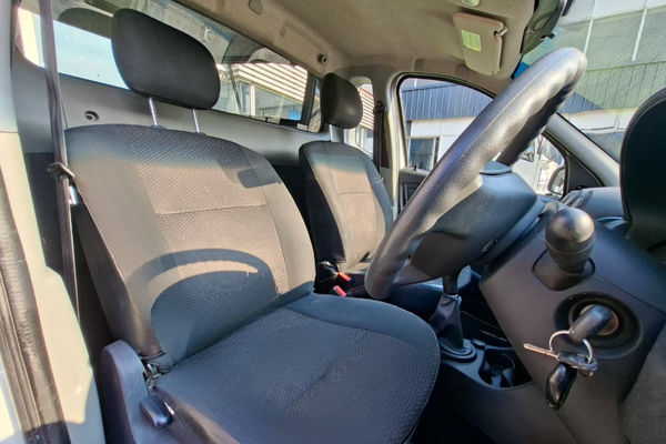 2022-Nissan-NP200-16-AC-Safety-Pack image:8