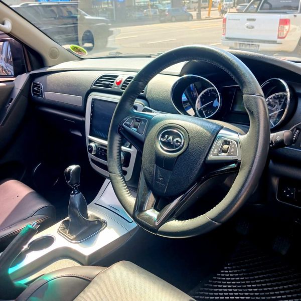 2023-JAC-T8-20-CTI-Super-Lux-Double-Cab image:9